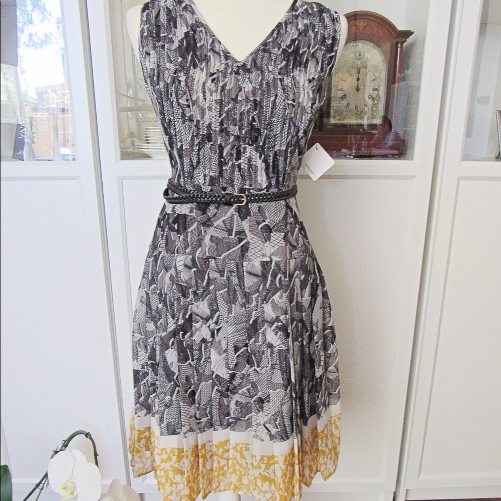 Halgon NWT Black White & Yellow Pleated Dress